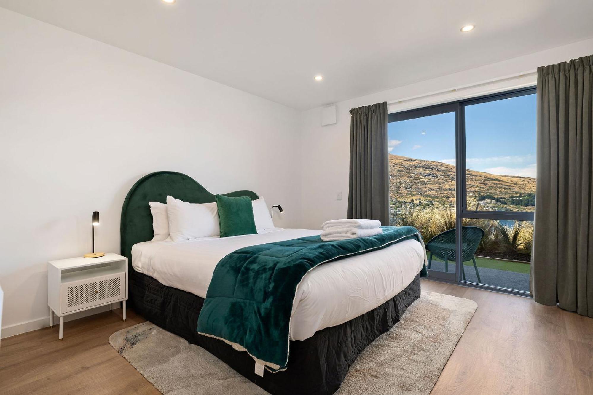 Lakeside Mountain Haven Квинстаун Экстерьер фото